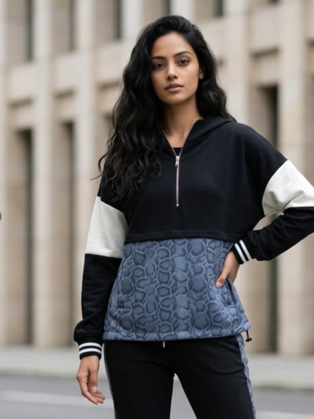 Avia Women 1/4-zip Colorblock Pullover Hoodie Black w/Grey Snake Print L(12-14)